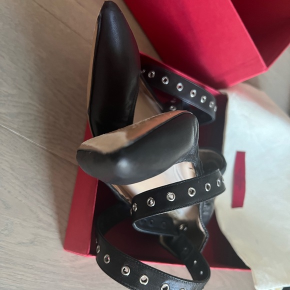 Valentino Love Latch grommet flats Leather - Eyelet Trim Ballet Flats - Picture 9 of 13